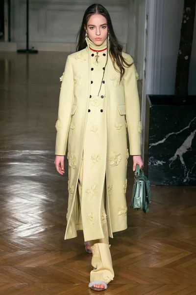 Look 34